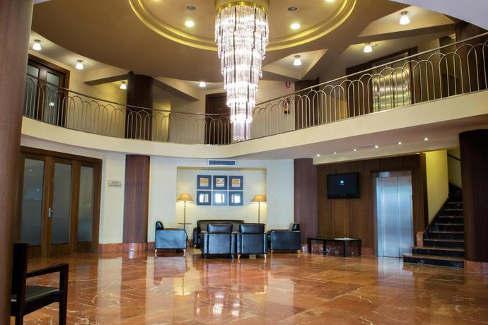 Imagen de los interiores del Hotel Almirante Bonifaz. Foto 7