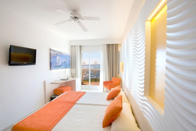 Imagen de la habitación del Hotel Almirante Farragut. Foto 7