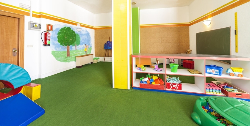 Imagen de los interiores del Hotel Almirante Farragut. Foto 16