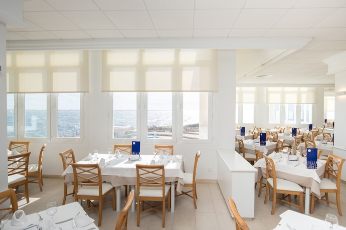 Imagen del bar/restaurante del Hotel Almirante Farragut. Foto 5