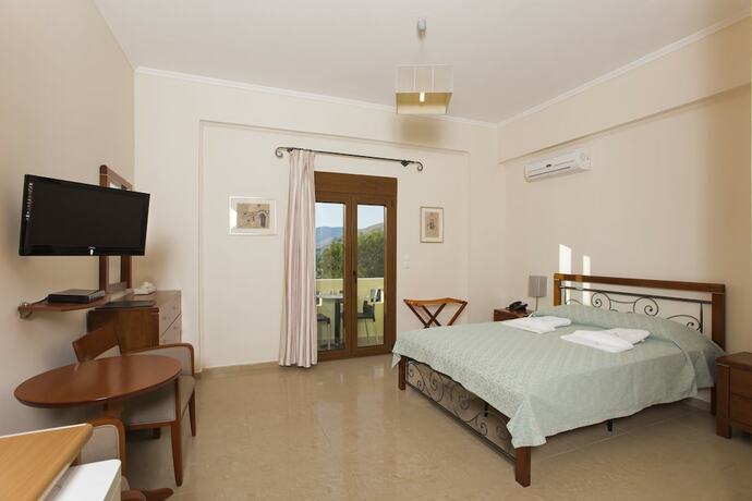 Imagen general del Hotel Almiriki Rooms and Apartments. Foto 7