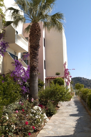 Imagen de los exteriores del Hotel Almiros Beach Hotel. Foto 7