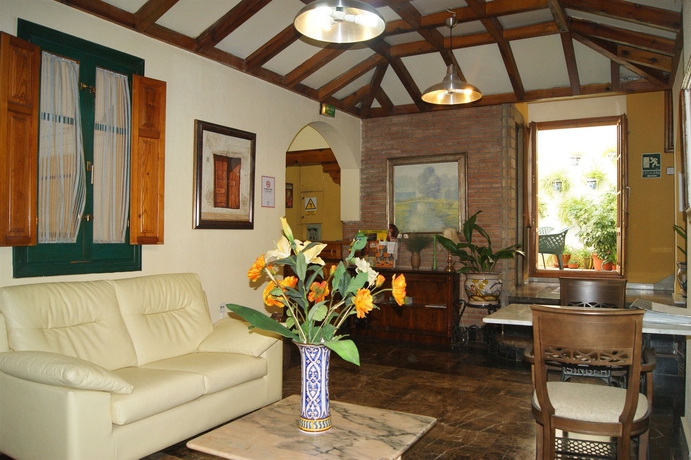 Imagen de los interiores del Hotel Almona. Foto 12