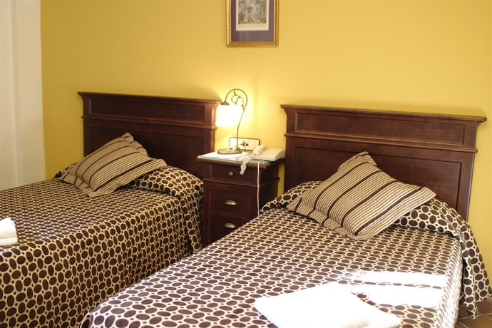 Imagen de la habitación del Hotel Almona. Foto 3