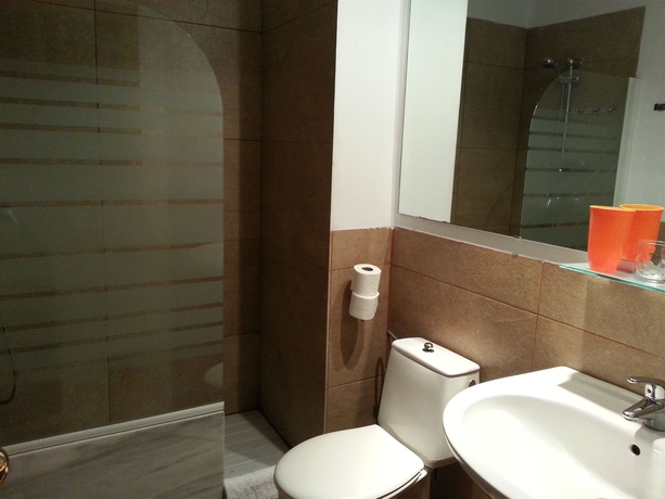Imagen de la habitación del Hotel Almona. Foto 6