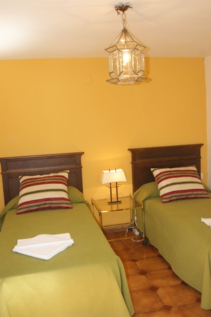 Imagen de la habitación del Hotel Almona. Foto 8