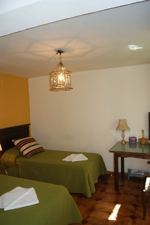 Imagen de la habitación del Hotel Almona. Foto 9