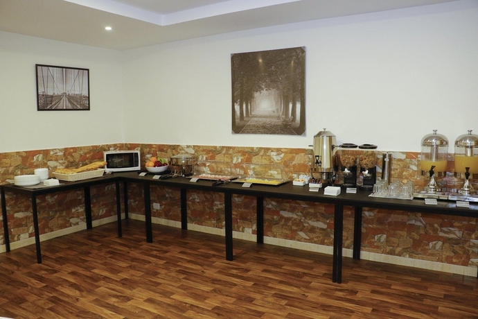 Imagen del bar/restaurante del Hotel Almond Apartments. Foto 5