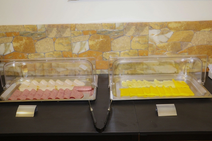 Imagen del bar/restaurante del Hotel Almond Apartments. Foto 8