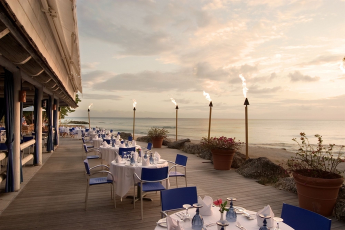Imagen del bar/restaurante del Hotel Almond Beach Resort All- Inclusive. Foto 3