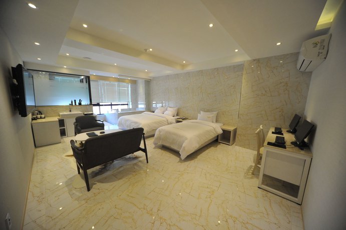 Imagen de la habitación del Hotel Almond Busan Station. Foto 15