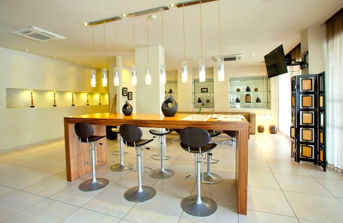 Imagen general del Hotel Almond Business. Foto 4