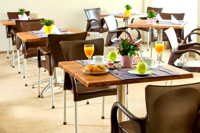 Imagen general del Hotel Almond Business. Foto 10