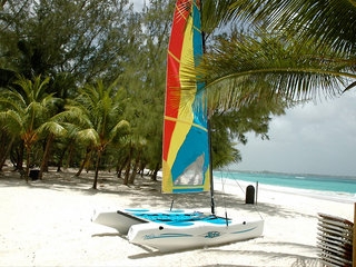 Imagen de los exteriores del Hotel Almond Casuarina Beach Resort. Foto 4
