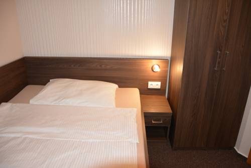 Imagen de la habitación del Hotel Almond. Foto 7