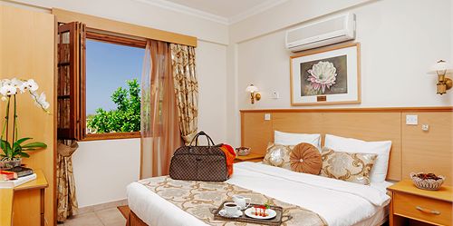 Imagen general del Hotel Almond Holiday Village. Foto 7