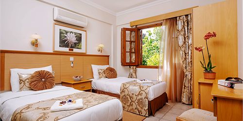 Imagen general del Hotel Almond Holiday Village. Foto 8