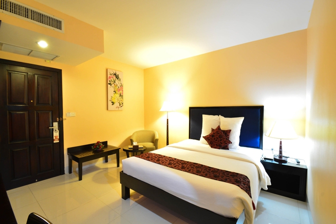 Imagen de la habitación del Hotel Almond Sothearos. Foto 13