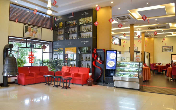 Imagen del bar/restaurante del Hotel Almond Sothearos. Foto 8