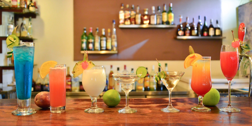 Imagen del bar/restaurante del Hotel Almond Sothearos. Foto 11