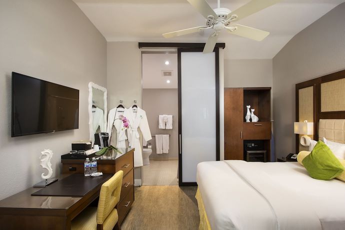 Imagen de la habitación del Hotel Almond Tree Inn - Adults Only. Foto 11
