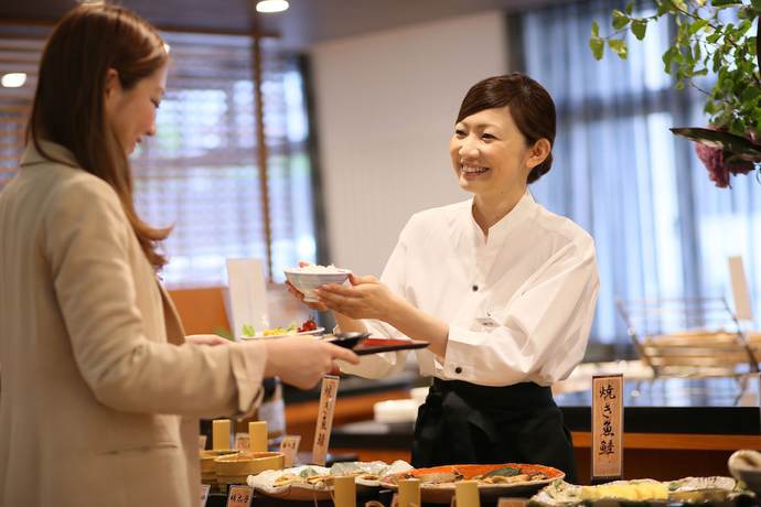 Imagen del bar/restaurante del Hotel Almont Sendai. Foto 3