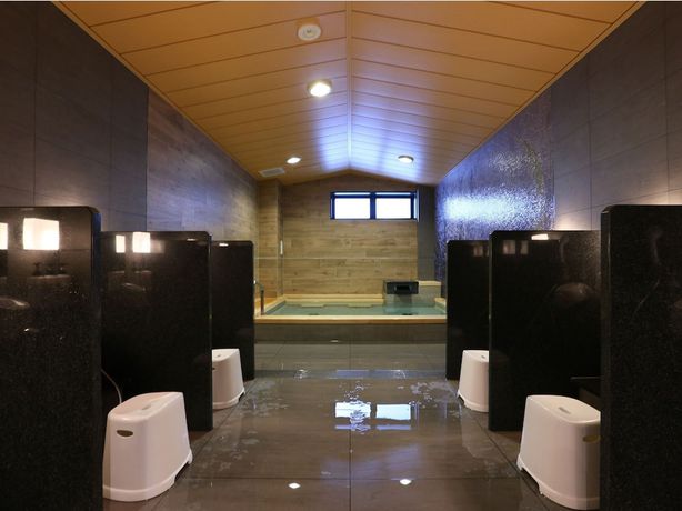 Imagen de la piscina del Hotel Almont Sendai. Foto 17