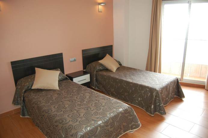 Imagen de la habitación del Hotel Almoradi. Foto 4