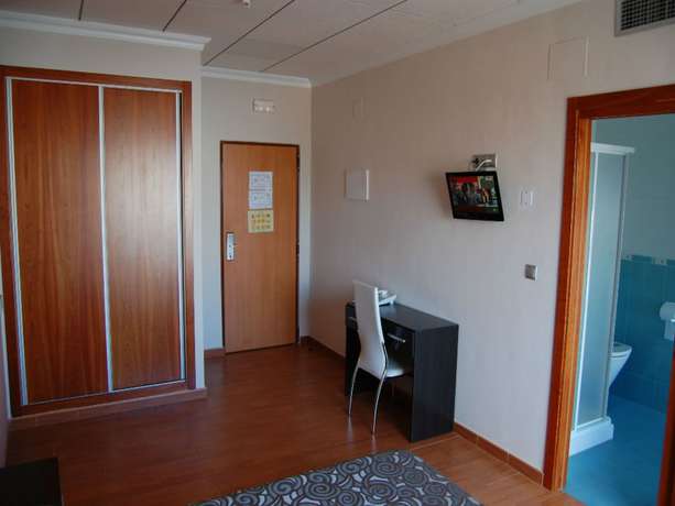 Imagen de la habitación del Hotel Almoradi. Foto 8