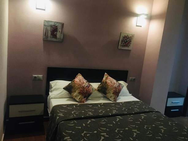 Imagen de la habitación del Hotel Almoradi. Foto 9