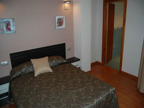 Imagen de la habitación del Hotel Almoradi. Foto 10