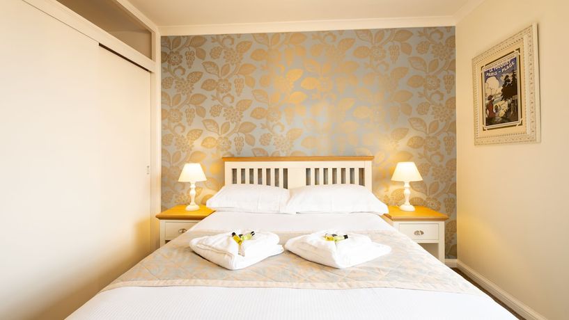 Imagen de la habitación del Hotel Almorah hotel. Foto 12