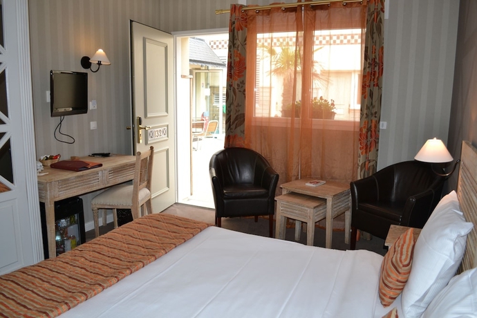 Imagen de la habitación del Hotel Almoria. Foto 10