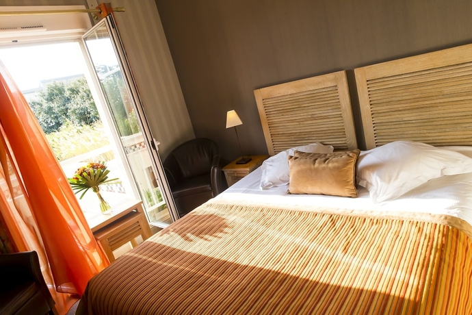 Imagen de la habitación del Hotel Almoria. Foto 11