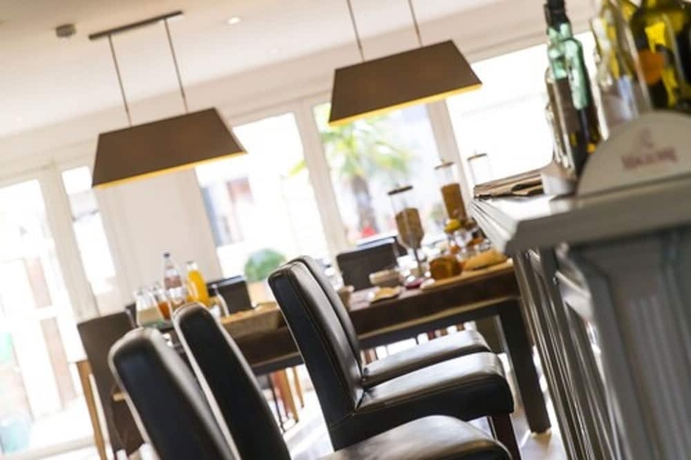 Imagen del bar/restaurante del Hotel Almoria. Foto 4