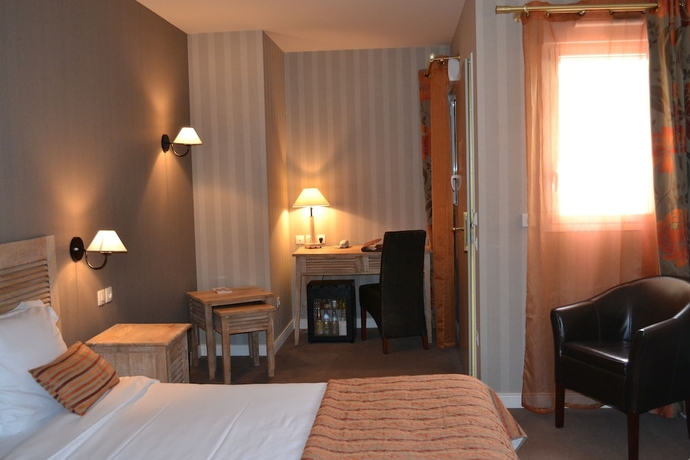 Imagen de la habitación del Hotel Almoria. Foto 16