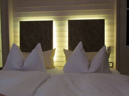 Imagen de la habitación del Hotel Almrausch, Bad Reichenhall. Foto 14