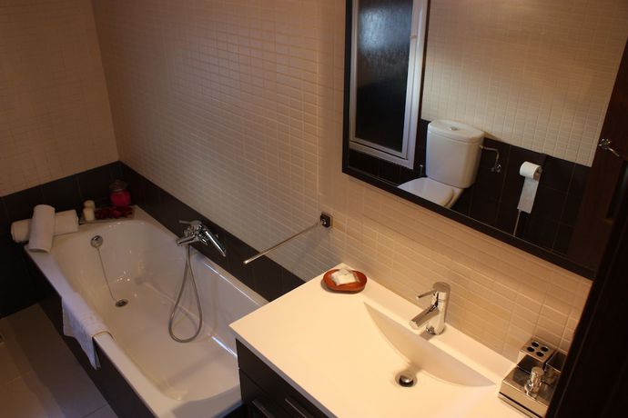 Imagen de la habitación del Hotel Al-mudawar. Foto 5