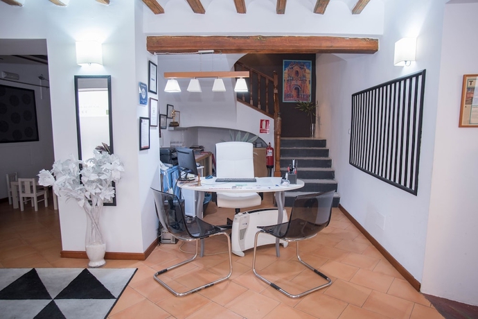 Imagen de los interiores del Hotel Almunia. Foto 18