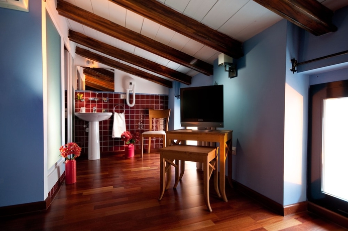 Imagen de la habitación del Hotel Almunia. Foto 15