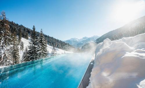 Imagen general del Hotel Almwellness-Resort Tuffbad. Foto 13