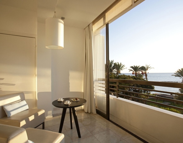 Imagen de la habitación del Hotel Almyra. Foto 5