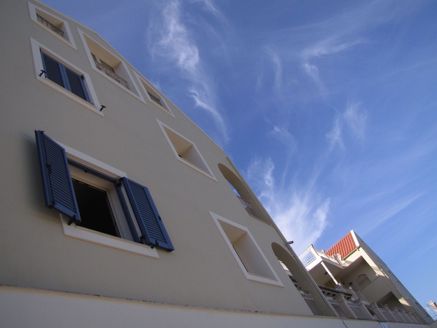 Imagen de los exteriores del Hotel Almyra, Fiskardo. Foto 9