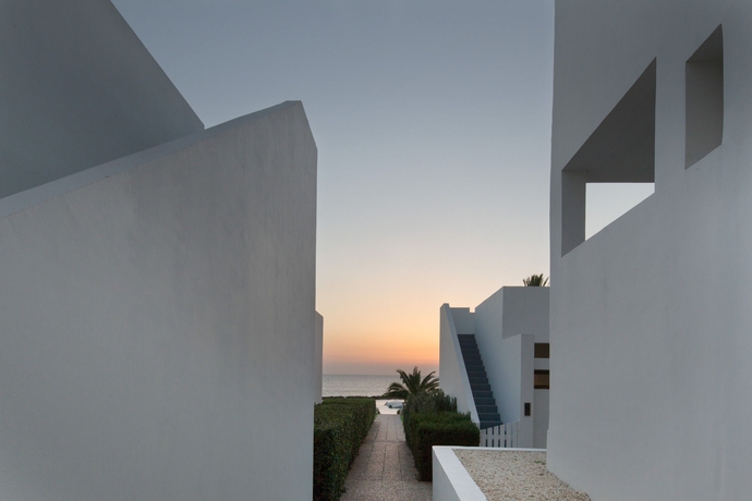 Imagen de los exteriores del Hotel Almyra, Paphos. Foto 8