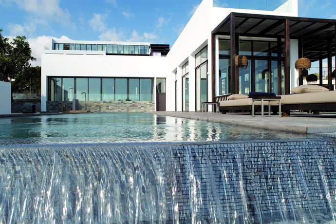 Imagen de la piscina del Hotel Almyra, Paphos. Foto 16