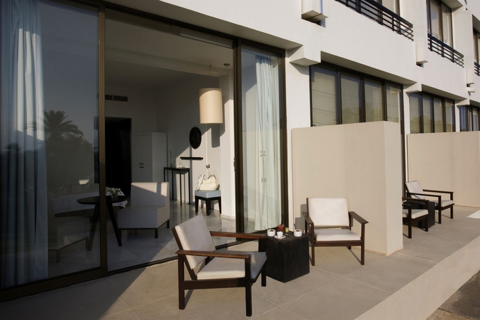 Imagen de los exteriores del Hotel Almyra, Paphos. Foto 9