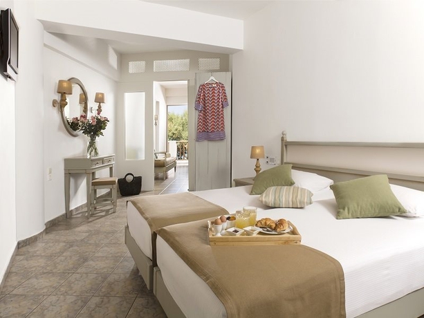 Imagen general del Hotel Almyrida Beach Studios. Foto 12