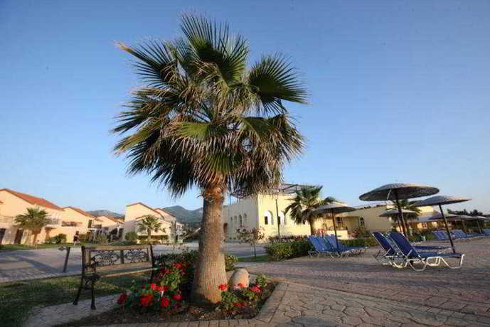 Imagen de los exteriores del Hotel Almyros Beach Resort. Foto 9