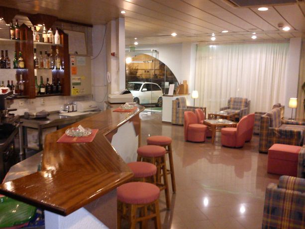 Imagen del bar/restaurante del Hotel Alnacir. Foto 3