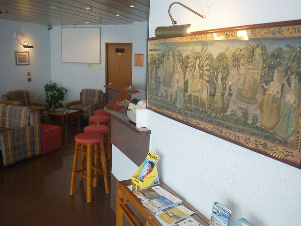 Imagen de los interiores del Hotel Alnacir. Foto 15